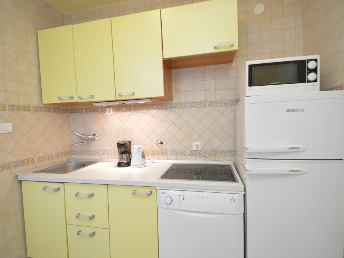 Apartment Friedrich-3 Tribalj Buitenkant foto